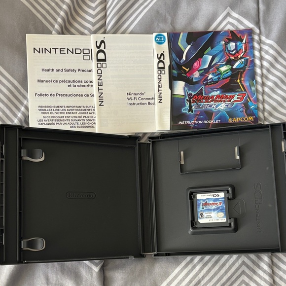 Nintendo DS Mega Man Star Force 3: Black Ace - Blue and Black - Picture 2 of 5